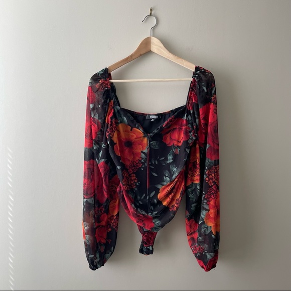 Missguided | Floral Bodysuit - Picture 3 of 10